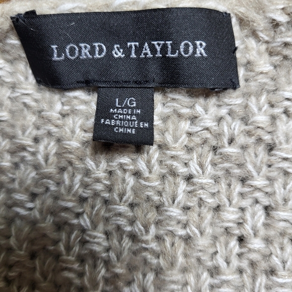 Lord & Taylor Women's Sweater Size L Pull Over Beige Boxy - Picture 4 of 7